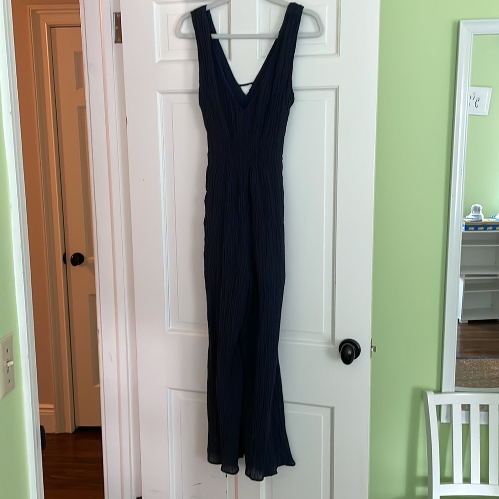 Navy Astr jumpsuit. Worn once. Flattering fit! - Picture 3 of 5